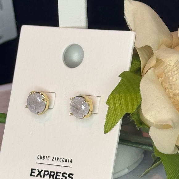 EXPRESS Gold Tone Princess Cut Sparkling Stud Earrings - Picture 3 of 6